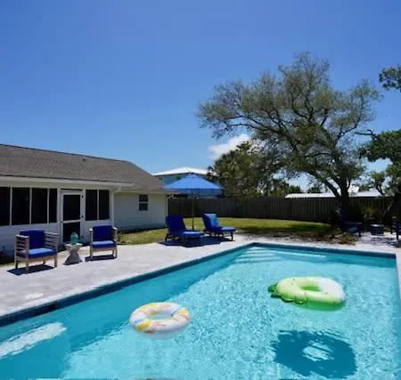 Southern Mermaid Cottage- Pet Friendly Fenced